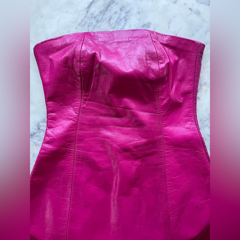 Leather MISCREANTS London CUPID DRESS in Fuchsia Pink - Picture 4 of 14